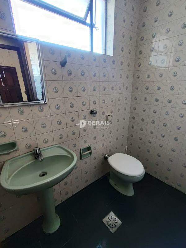 Casa para aluguel no CENTRO: 07- BANHO SOCIAL 01