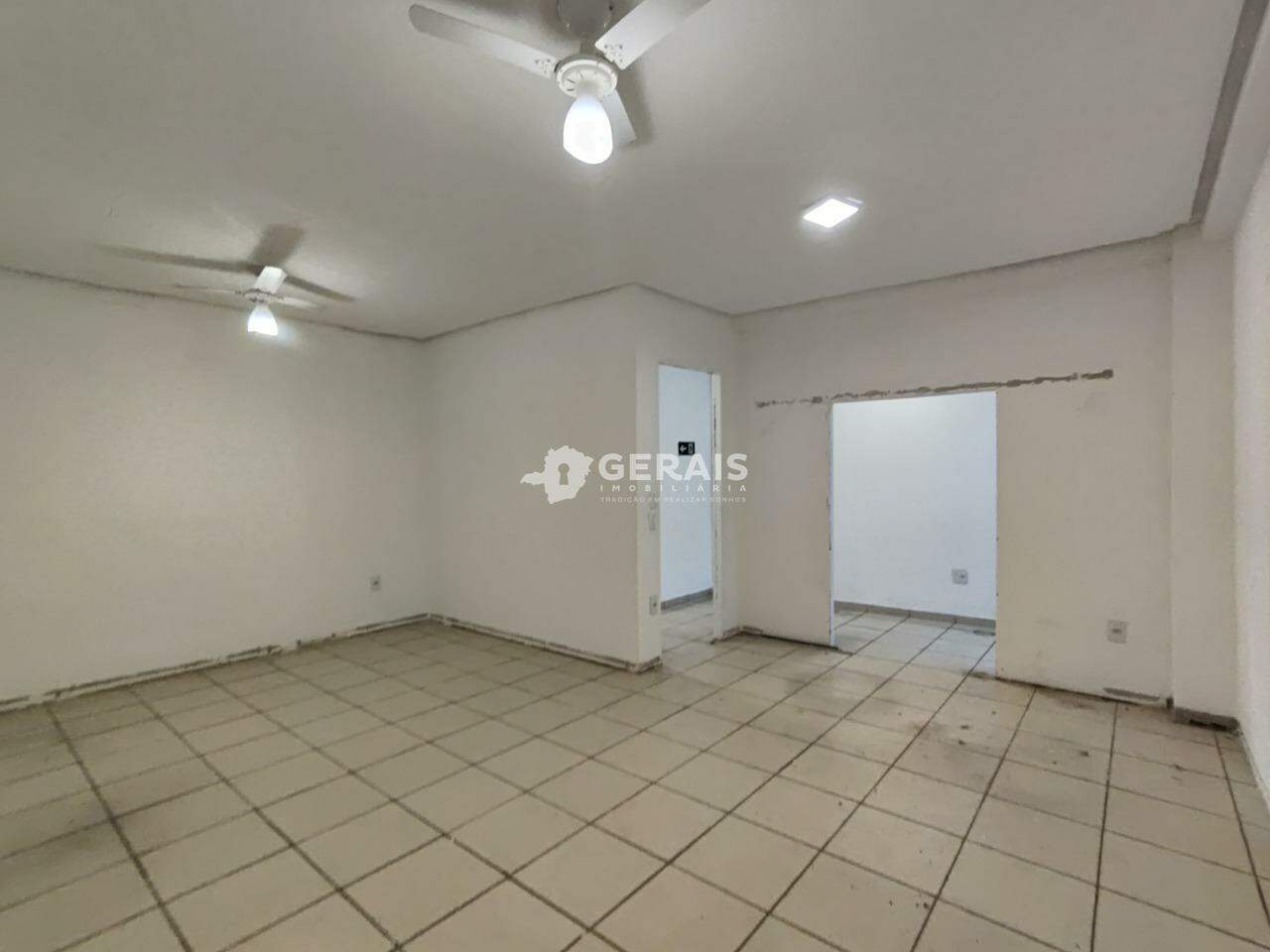 Loja com Sobreloja para aluguel no CENTRO: 09- SALA