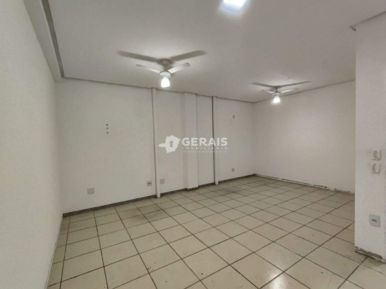Loja com Sobreloja para aluguel no CENTRO: 08- SALA