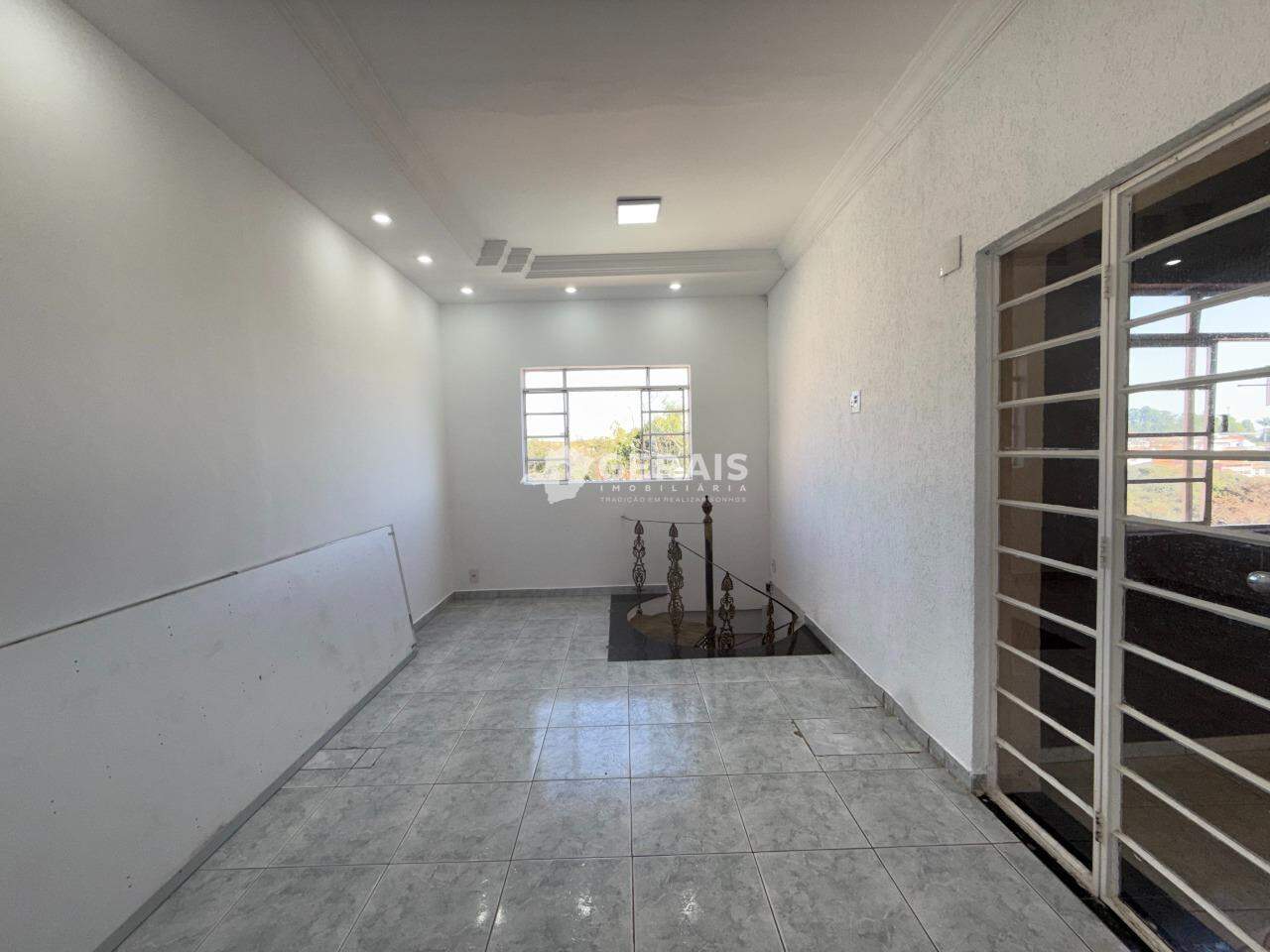 Casa para aluguel no Jusa Fonseca: 04- SALA