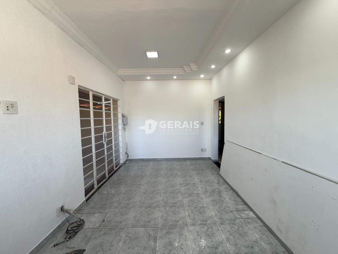 Casa para aluguel no Jusa Fonseca: 03-SALA