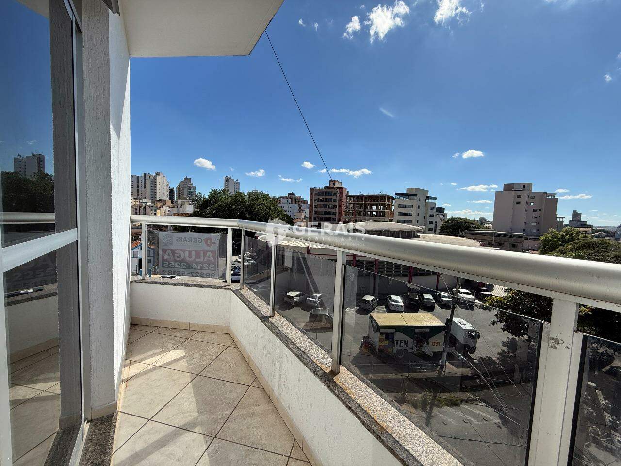 Apartamento para aluguel no CENTRO: 05- SACADA SALA