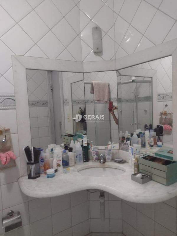 Apartamento à venda no CENTRO: 08- BANHO SUÍTE