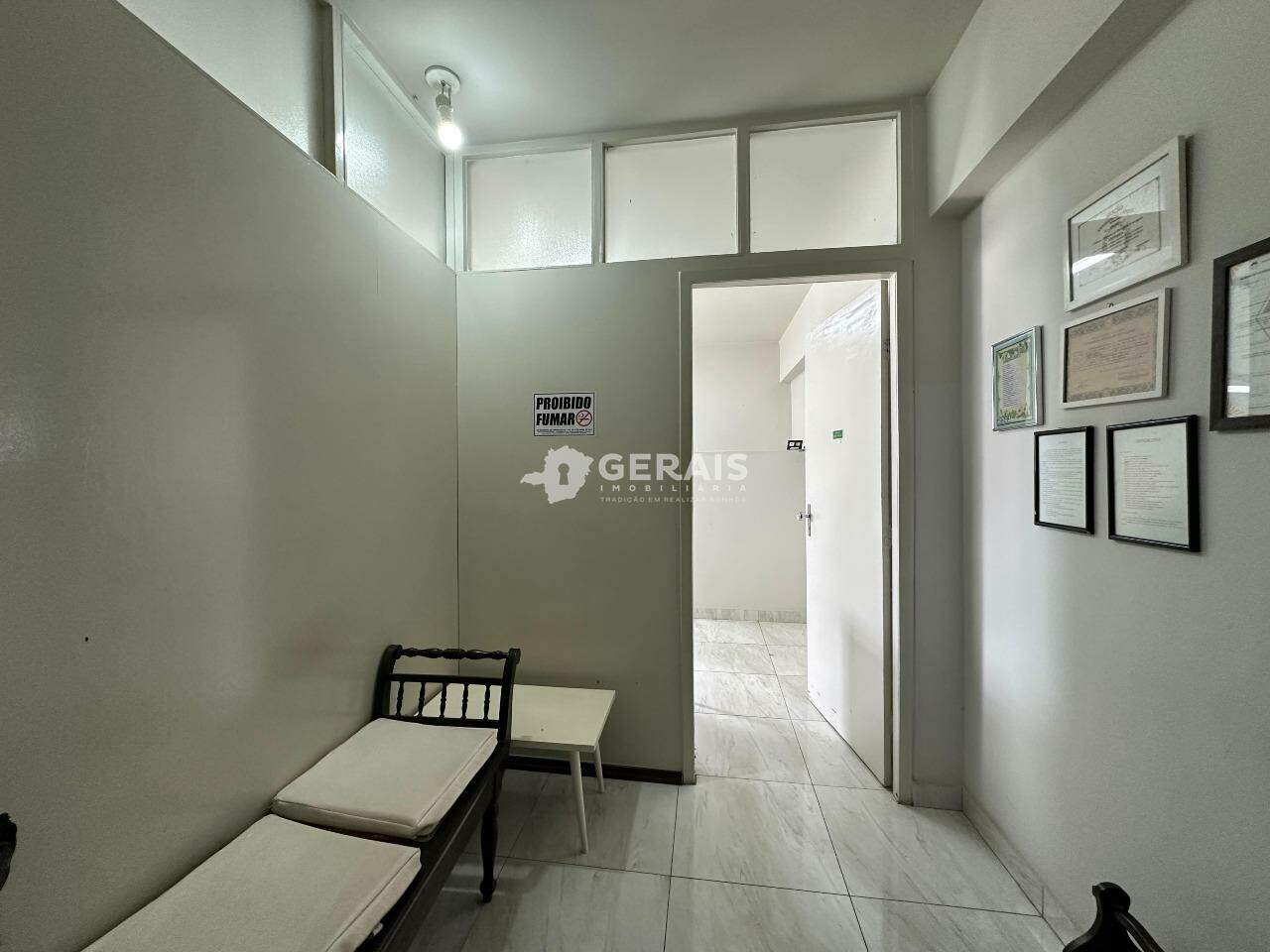 Sala à venda no CENTRO: 03- SALA