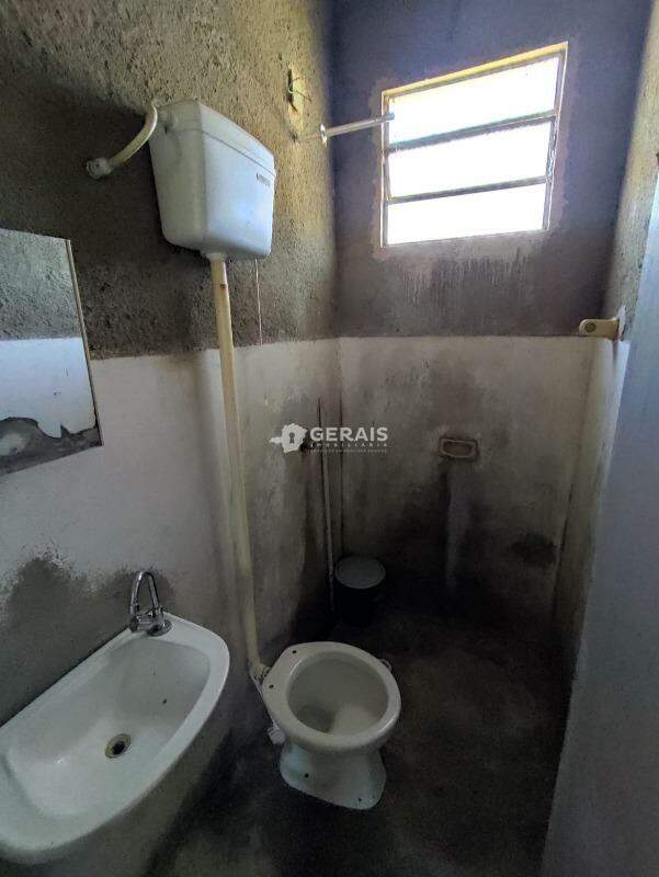 Casa à venda no SANTO ANTÔNIO DOS CAMPOS (ERMIDA): 10- BANHO SOCIAL
