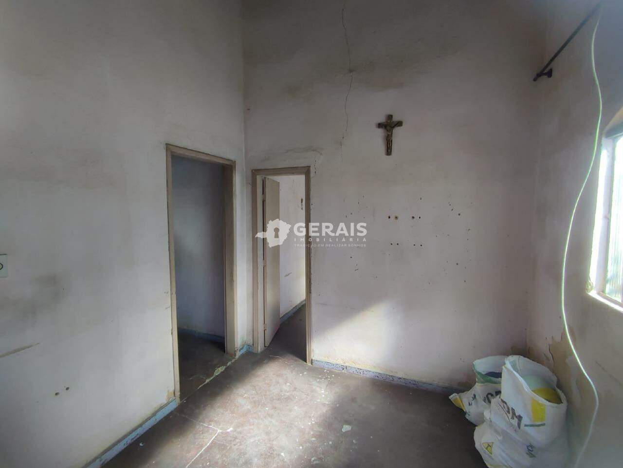 Casa à venda no SANTO ANTÔNIO DOS CAMPOS (ERMIDA): 04- SALA