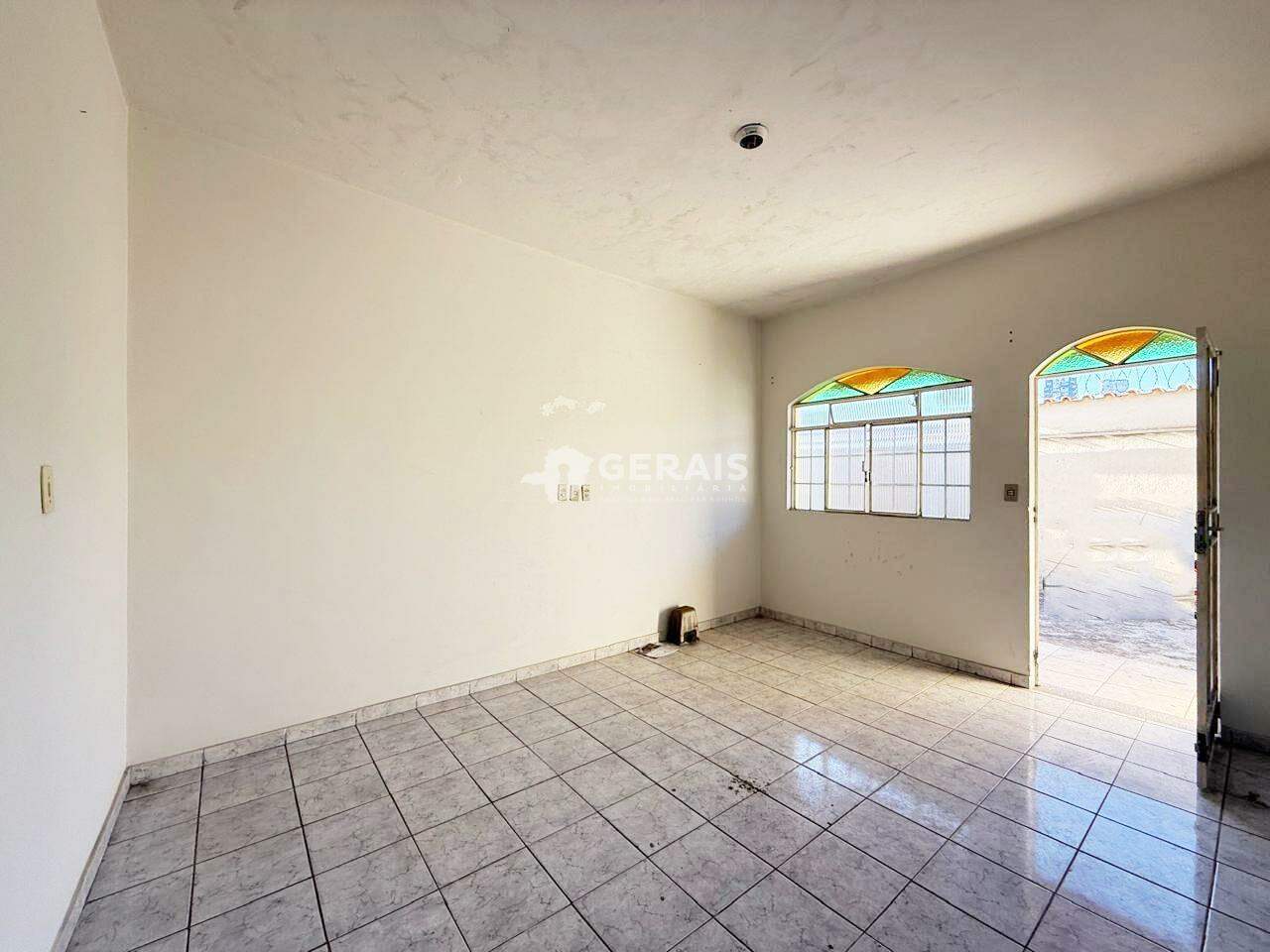 Casa à venda no HALIN SOUKI: 03- SALA