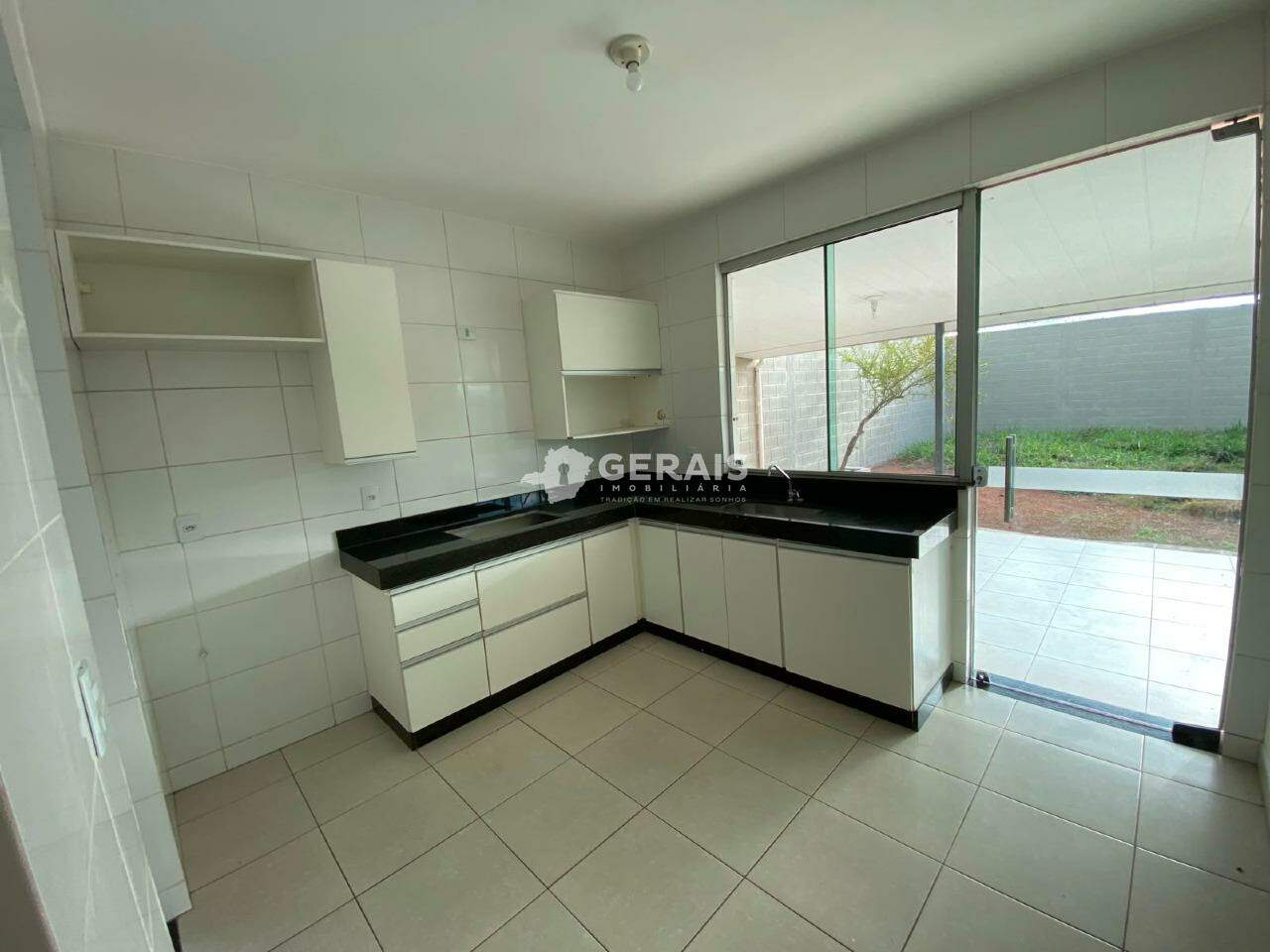 Casa à venda no ORION: 06- COZINHA