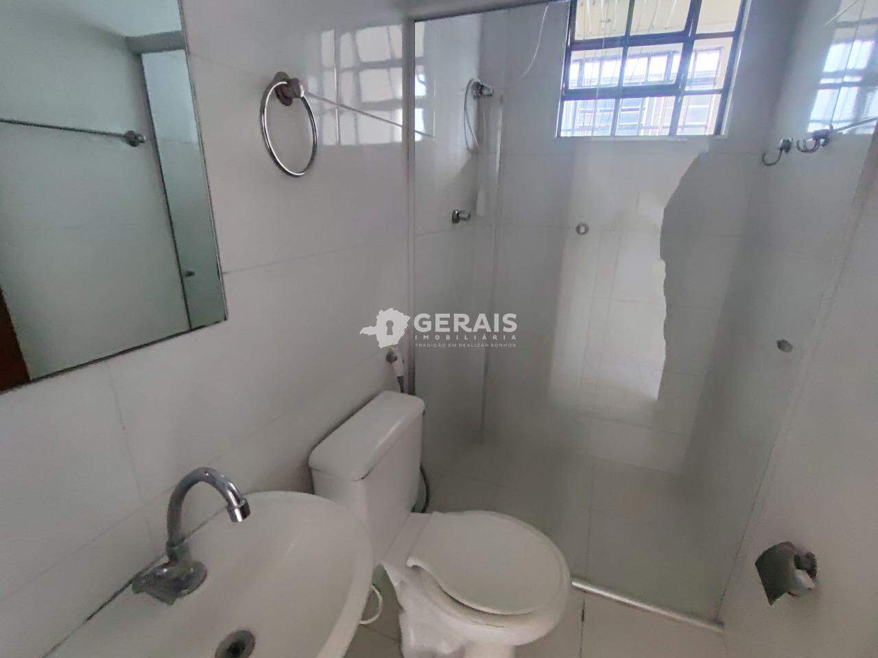 Casa para aluguel no LP PEREIRA: 06- BANHO SOCIAL