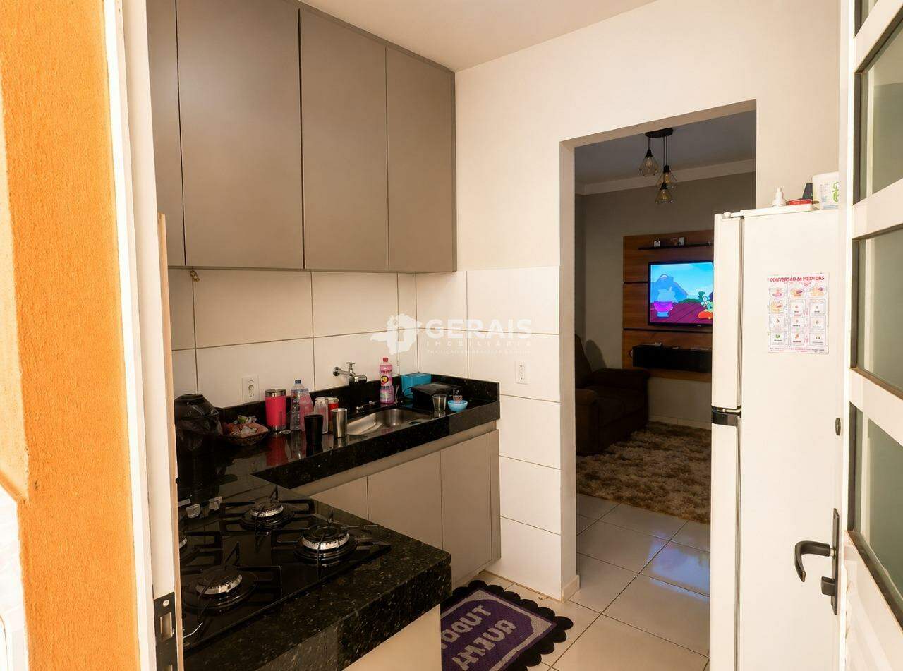 Casa à venda no RESIDENCIAL SÃO FREI GALVÃO: 04 - COZINHA