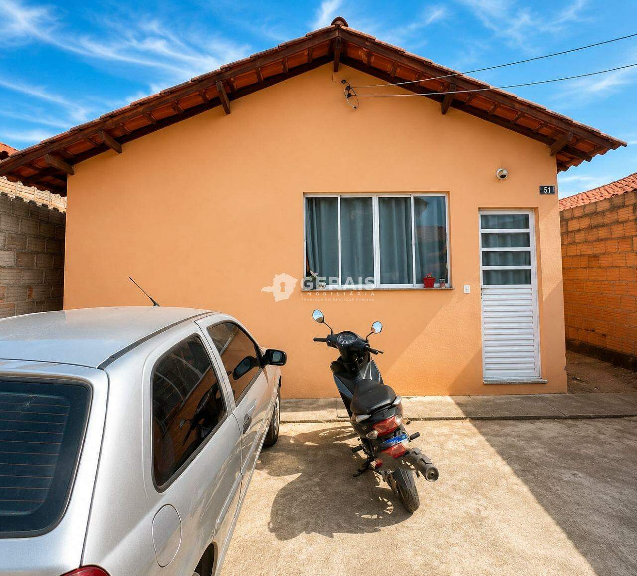 Casa à venda no RESIDENCIAL SÃO FREI GALVÃO: 08 - GARAGEM
