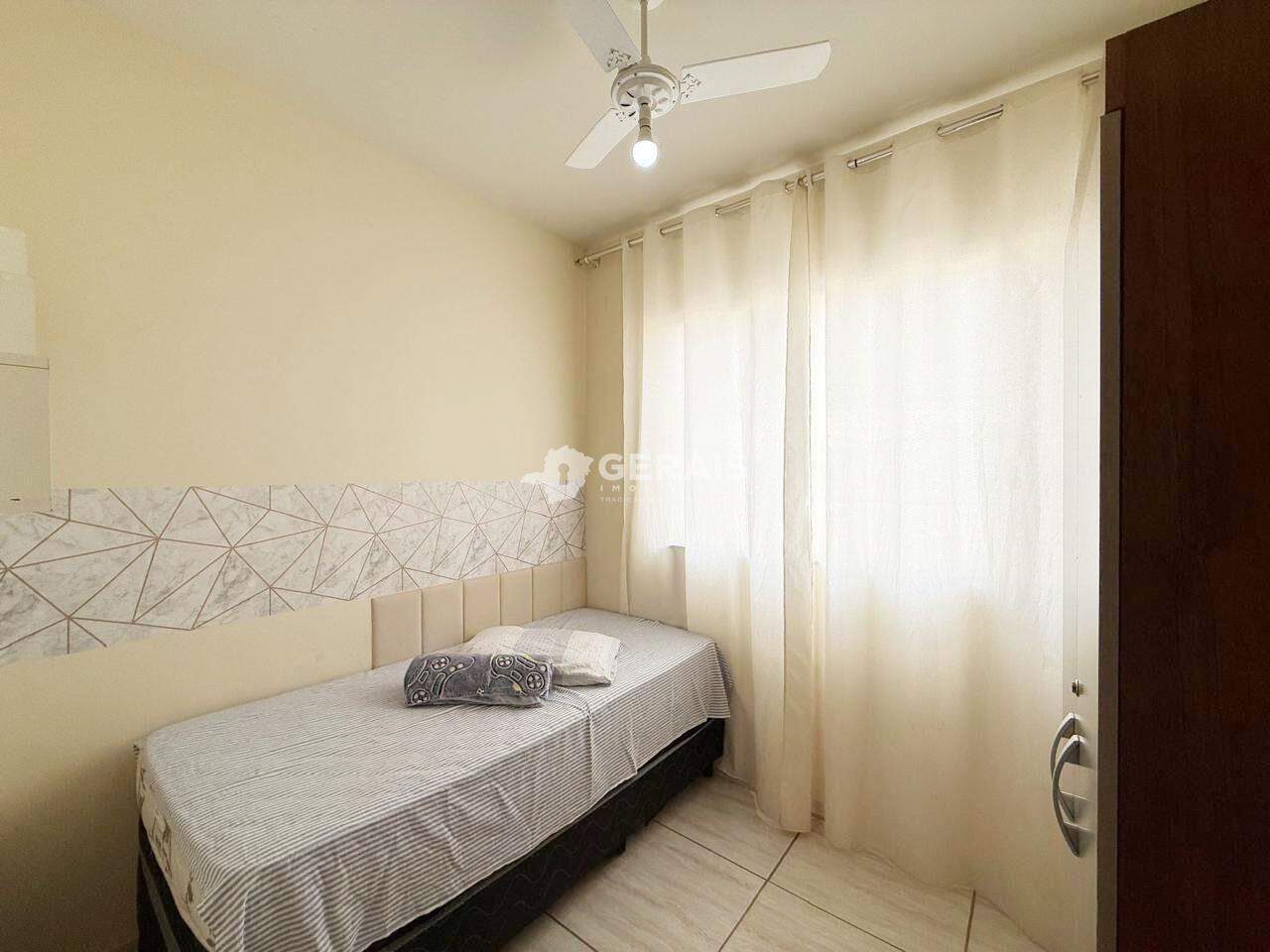 Sobrado à venda no VALE DO SOL: 10- QUARTO 01