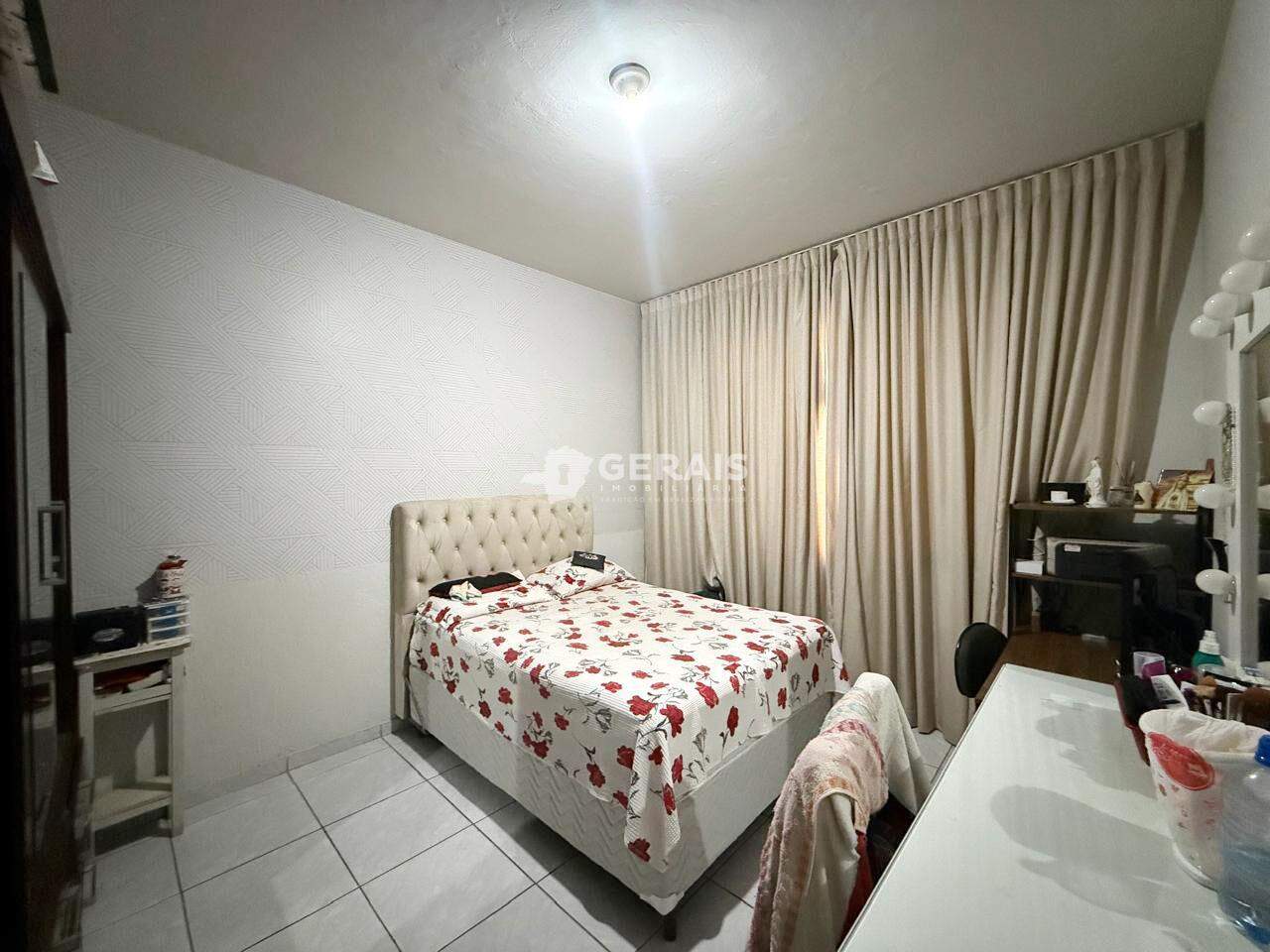 Casa à venda no SANTA LÚCIA: 09- QUARTO 03
