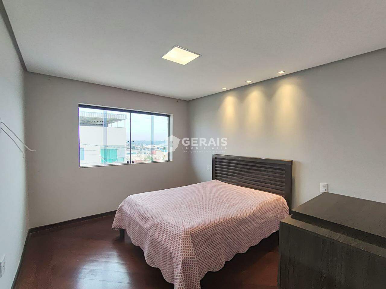 Apartamento para aluguel no SANTA ROSA: 06- QUARTO SUÍTE