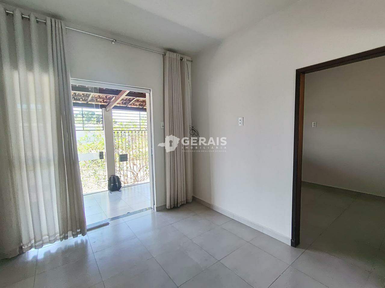 Casa para aluguel no RANCHO ALEGRE: 04- SALA