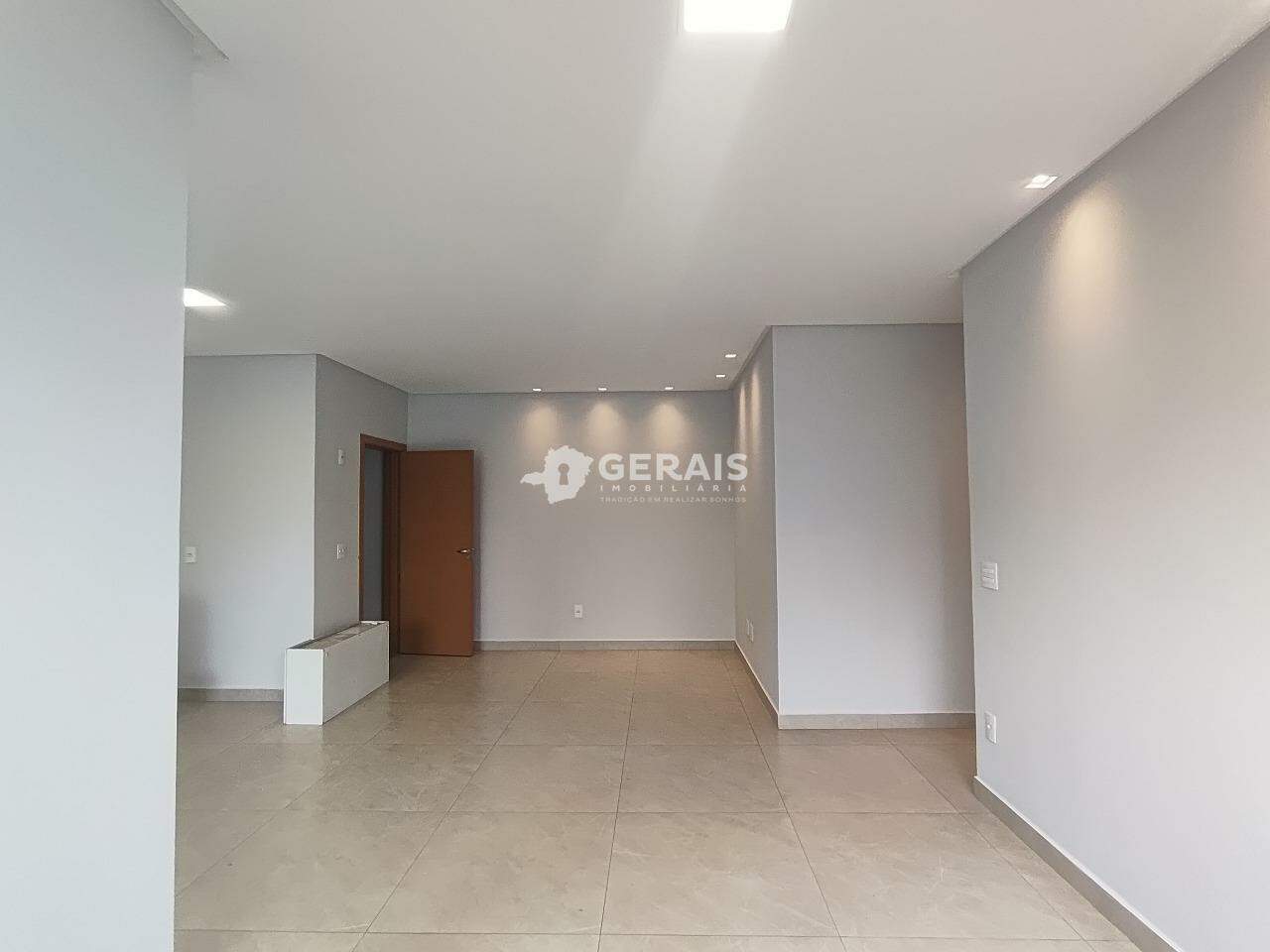 Apartamento para aluguel no CENTRO: 04- SALA