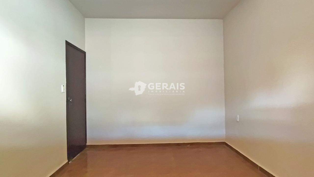 Casa para aluguel no SANTA ROSA: 04 - QUARTO 01
