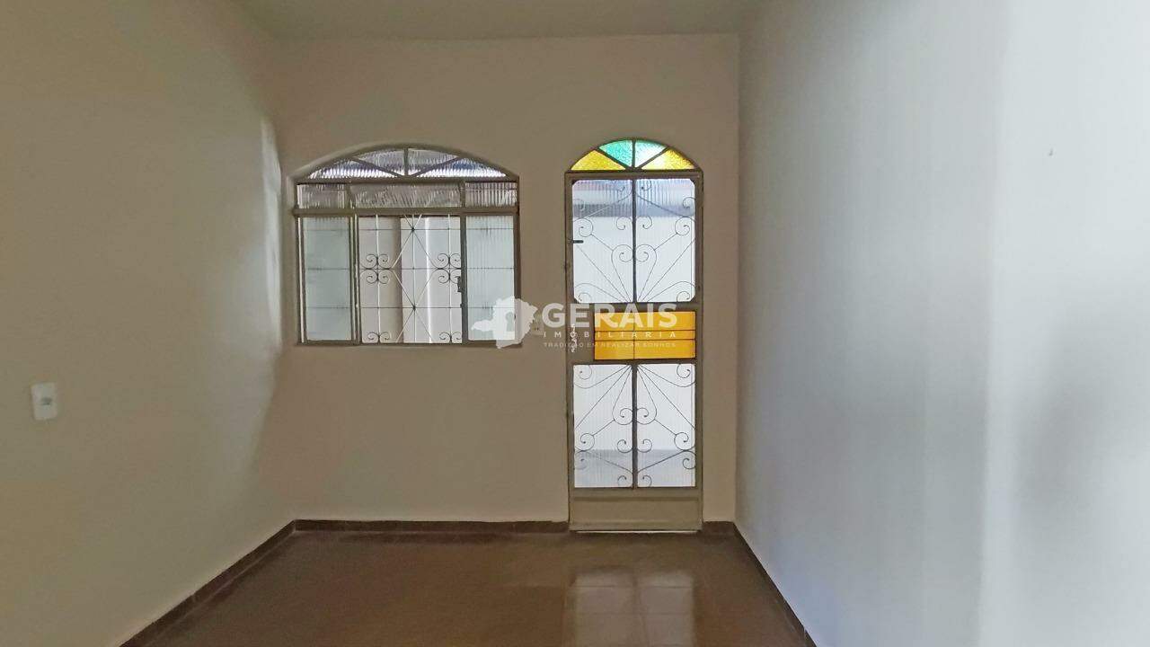Casa para aluguel no SANTA ROSA: 03 - SALA