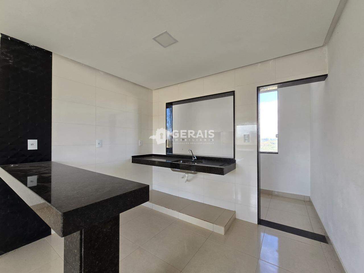 Apartamento à venda no ITACOLOMI: 04 - COZINHA