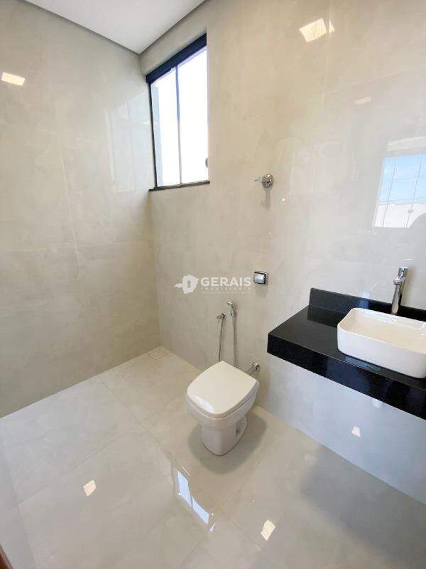 Casa à venda no SÃO ROQUE: 09- BANHO SUÍTE