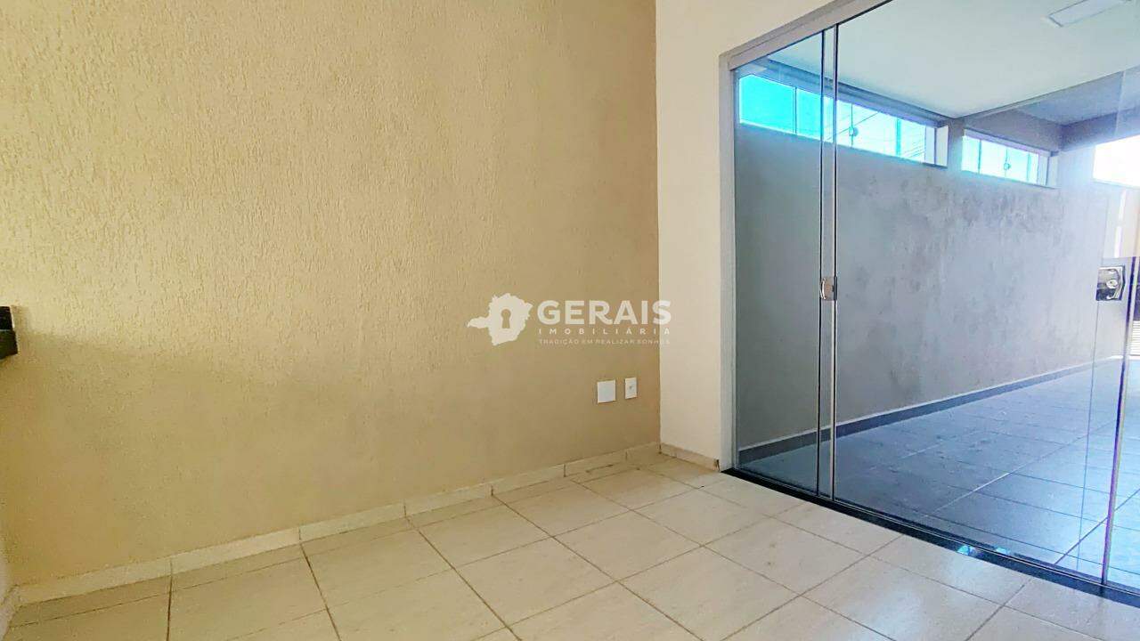 Casa para aluguel no SANTA ROSA: 04- SALA