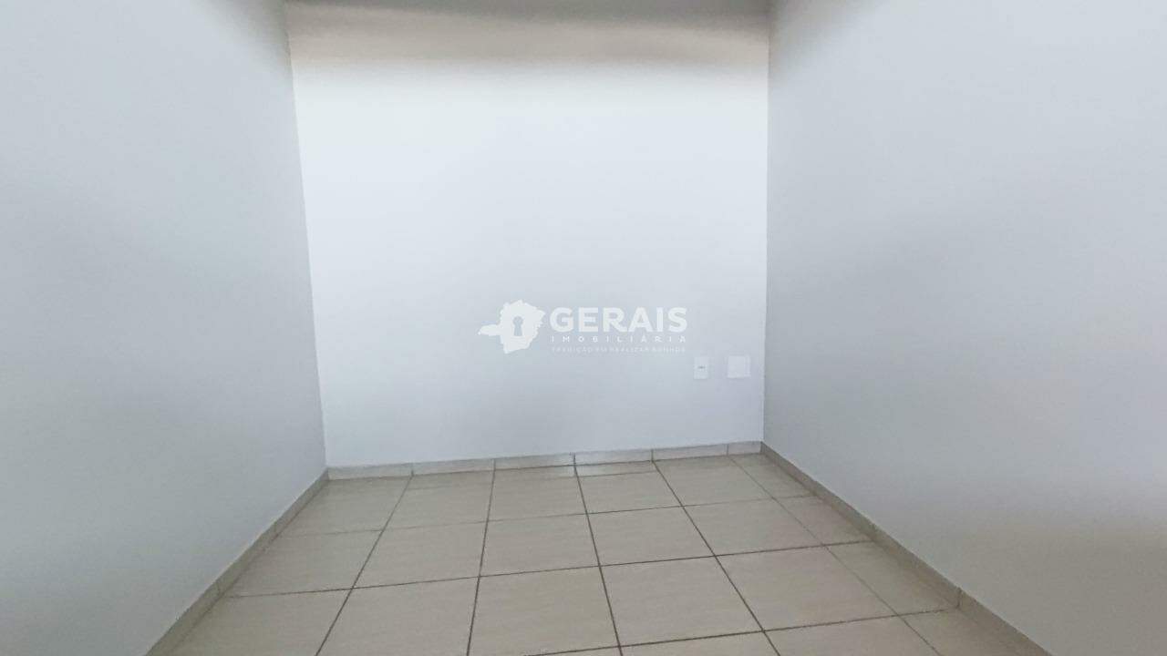 Casa para aluguel no SANTA ROSA: 05- QUARTO 01