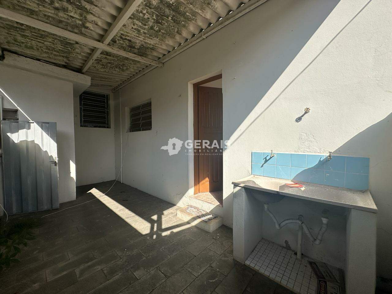 Casa à venda no PORTO VELHO: 09- ÁREA DE SERVIÇO