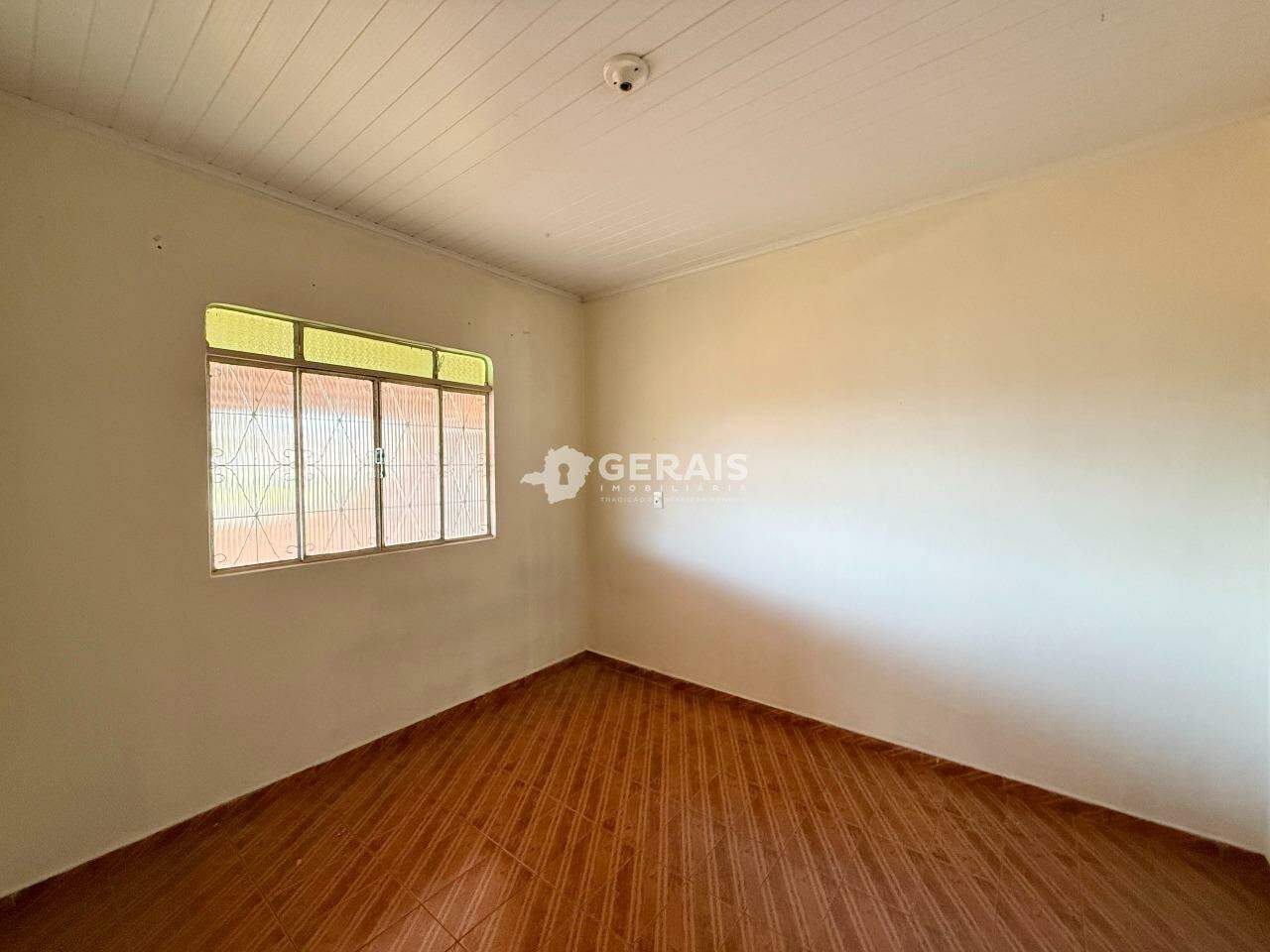 Casa para aluguel no ALVORADA: 05 - QUARTO 01