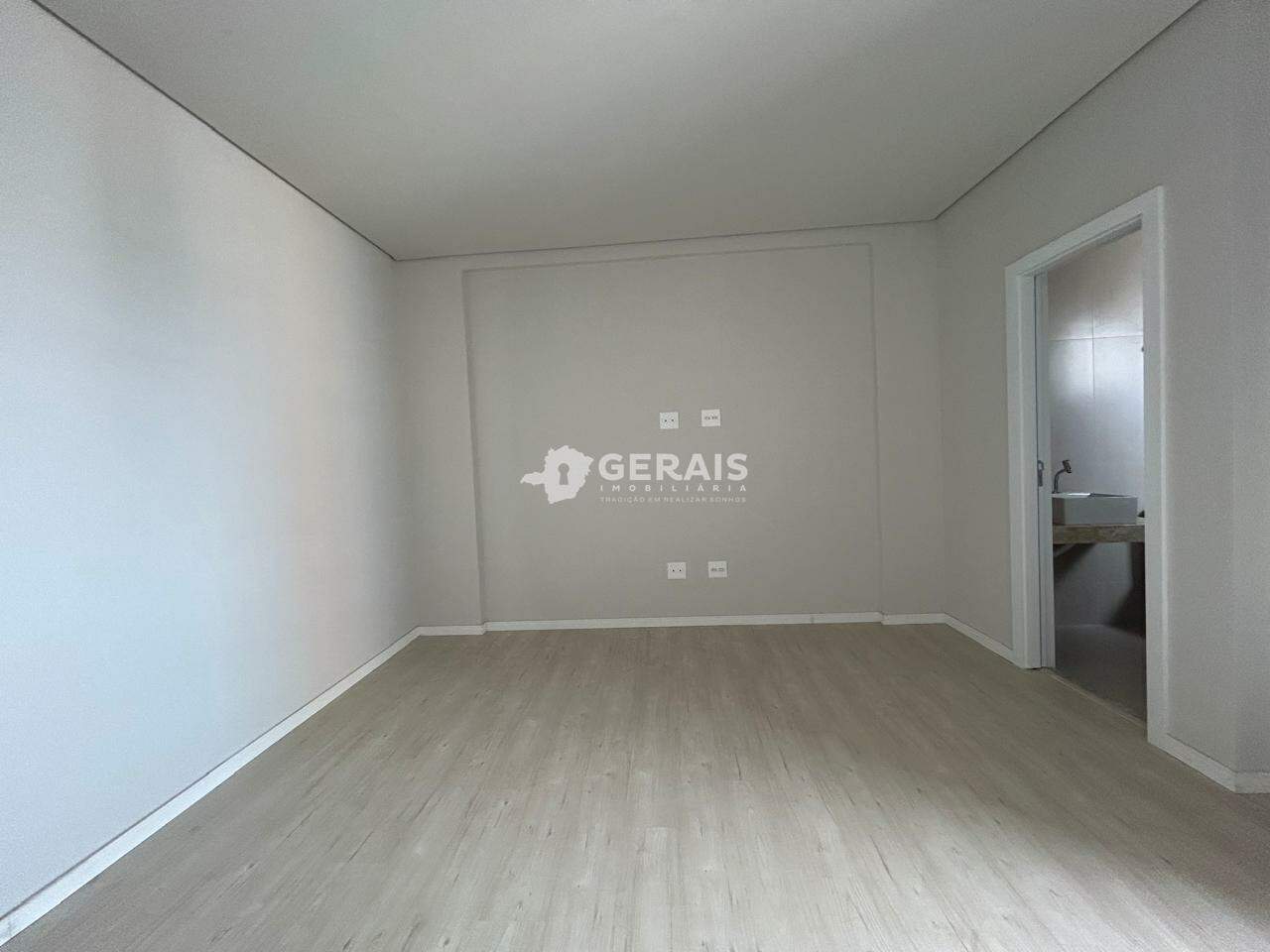Apartamento para aluguel no CENTRO: 07 - QUARTO SUÍTE 02