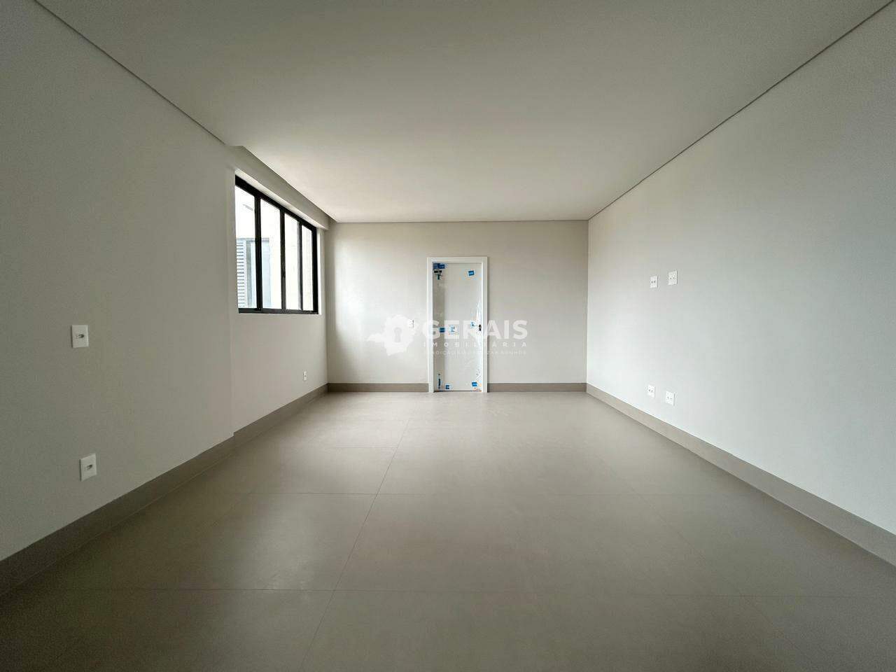 Apartamento para aluguel no CENTRO: 03 - SALA