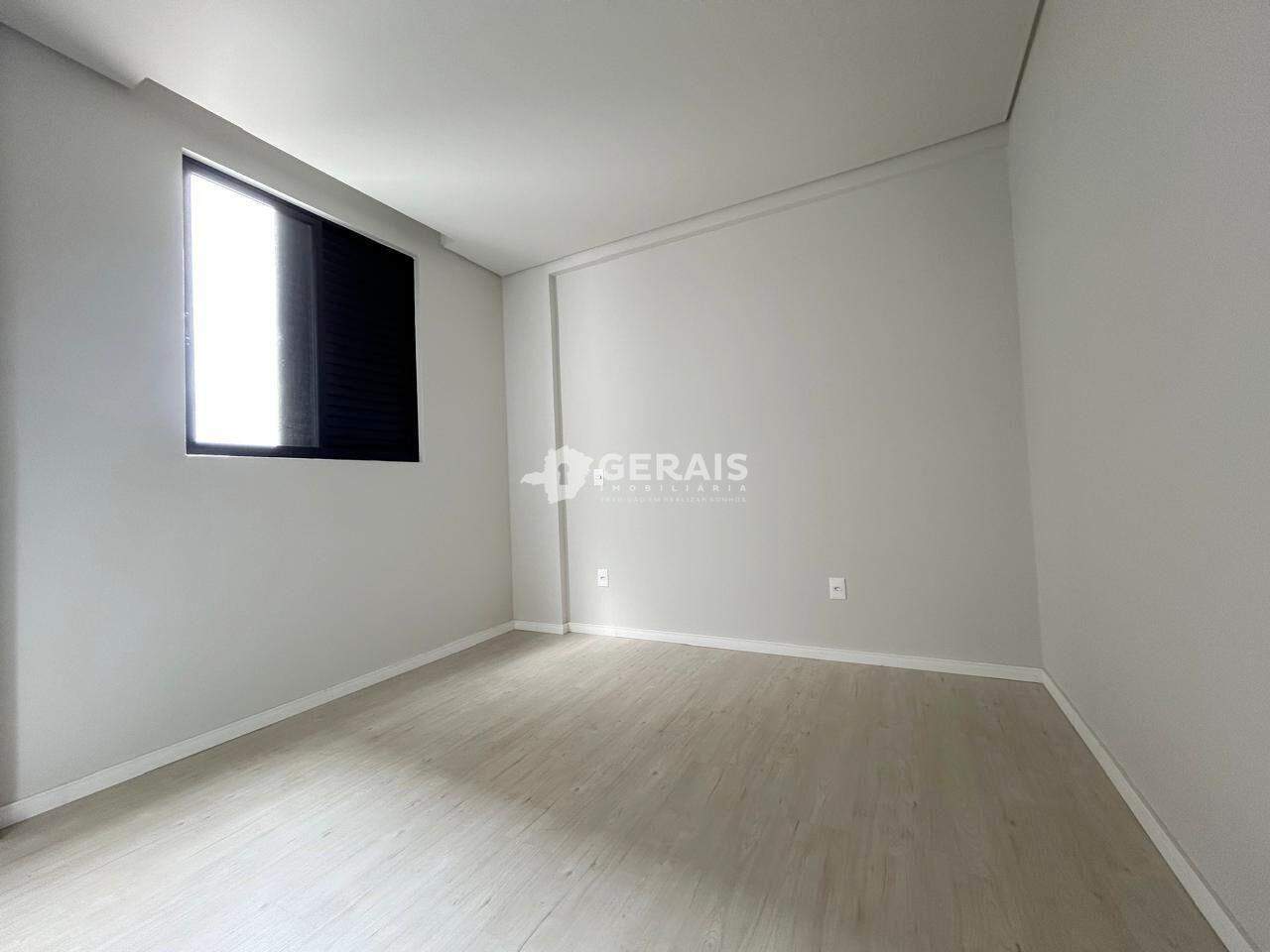 Apartamento para aluguel no CENTRO: 04 - QUARTO 01