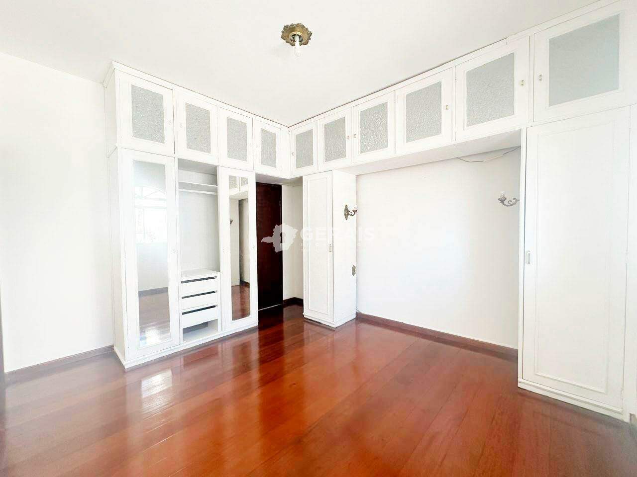 Apartamento à venda no CENTRO: 06- QUARTO SUÍTE