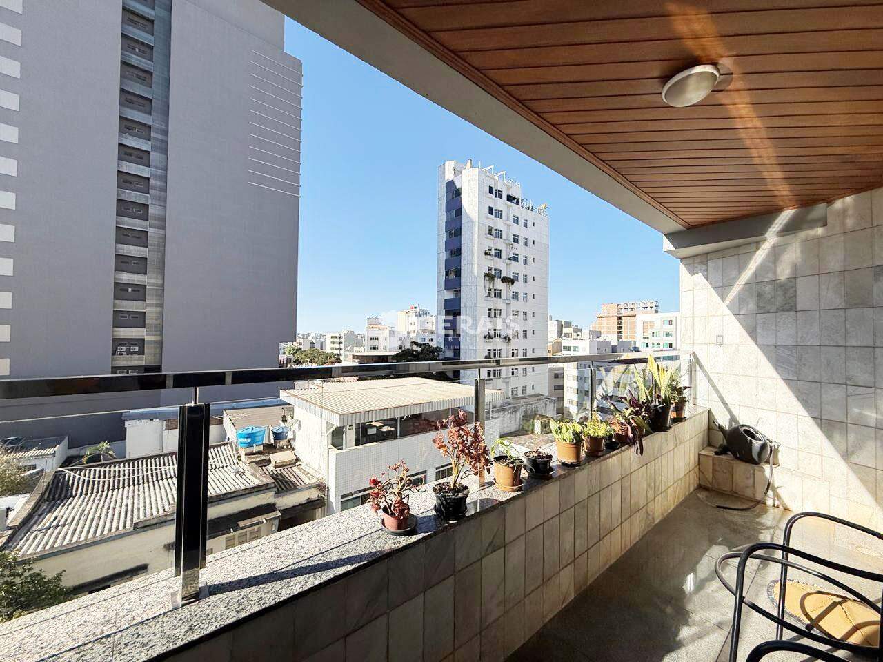 Apartamento à venda no CENTRO: 04- SACADA 01
