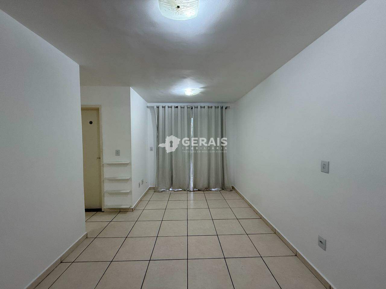 Apartamento para aluguel no REALENGO: 03- SALA
