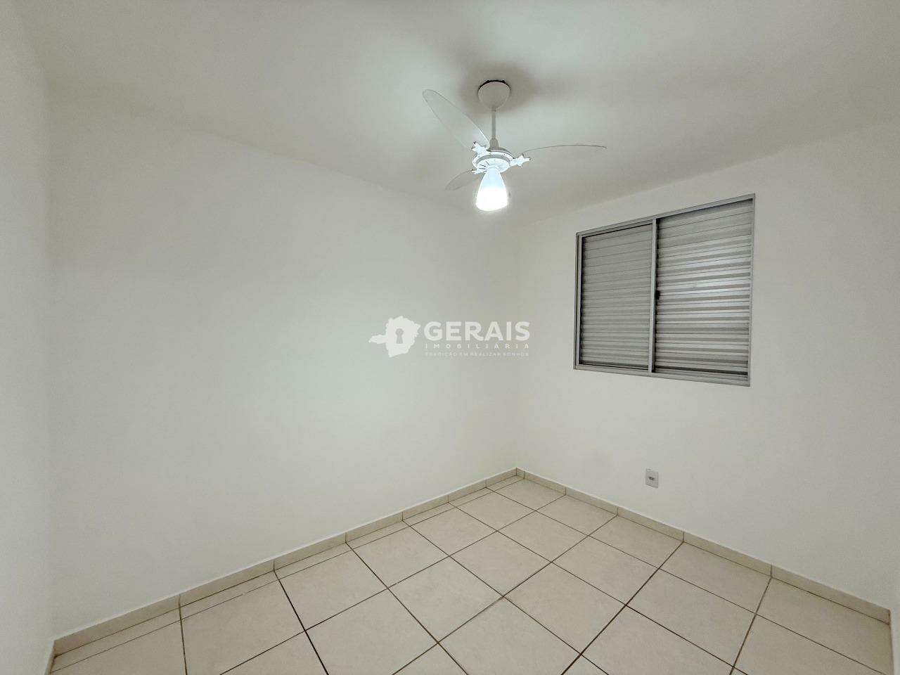 Apartamento para aluguel no REALENGO: 08- QUARTO 01