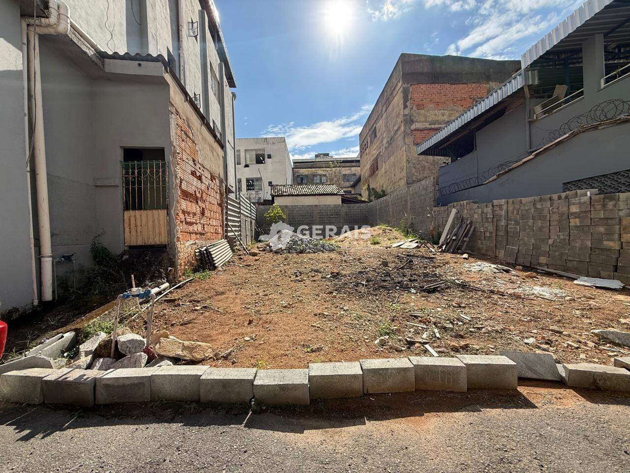 Lote à venda no CENTRO: 03- LOTE