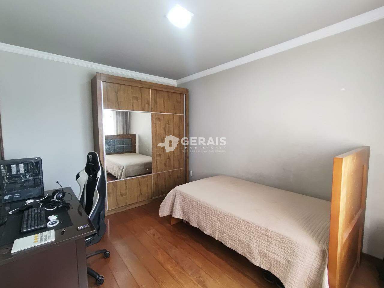 Apartamento para aluguel no CENTRO: 08- QUARTO 01