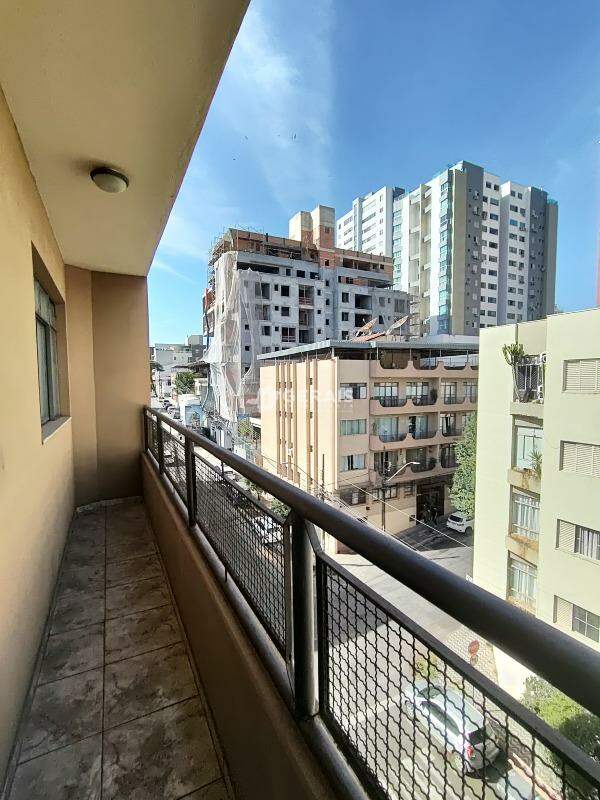 Apartamento para aluguel no CENTRO: 06- SACADA