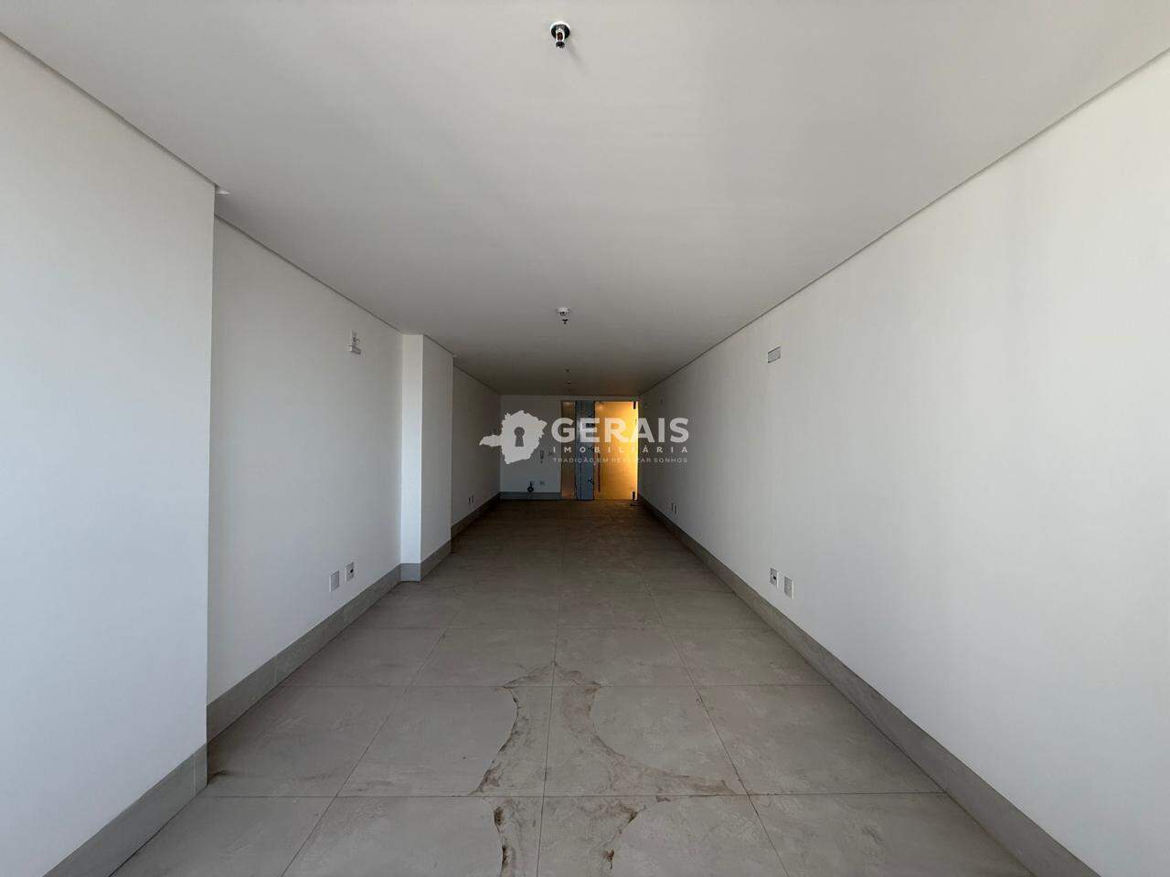 Sala à venda no CENTRO: 03 - SALA