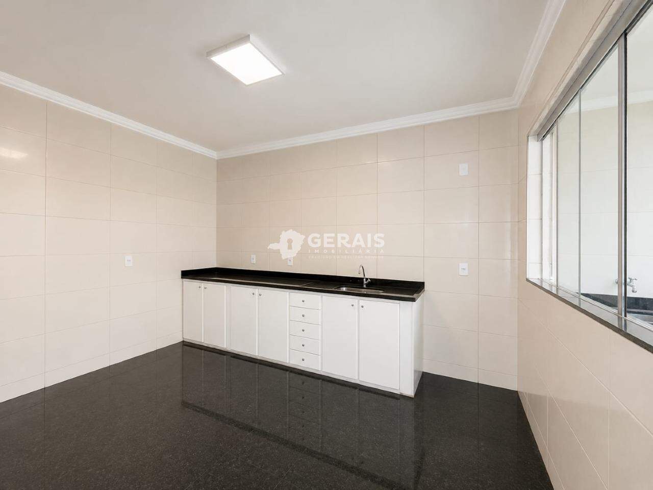 Apartamento à venda no LP PEREIRA: 05 - COZINHA