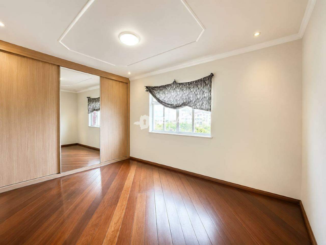 Apartamento à venda no LP PEREIRA: 08 - QUARTO SUÍTE