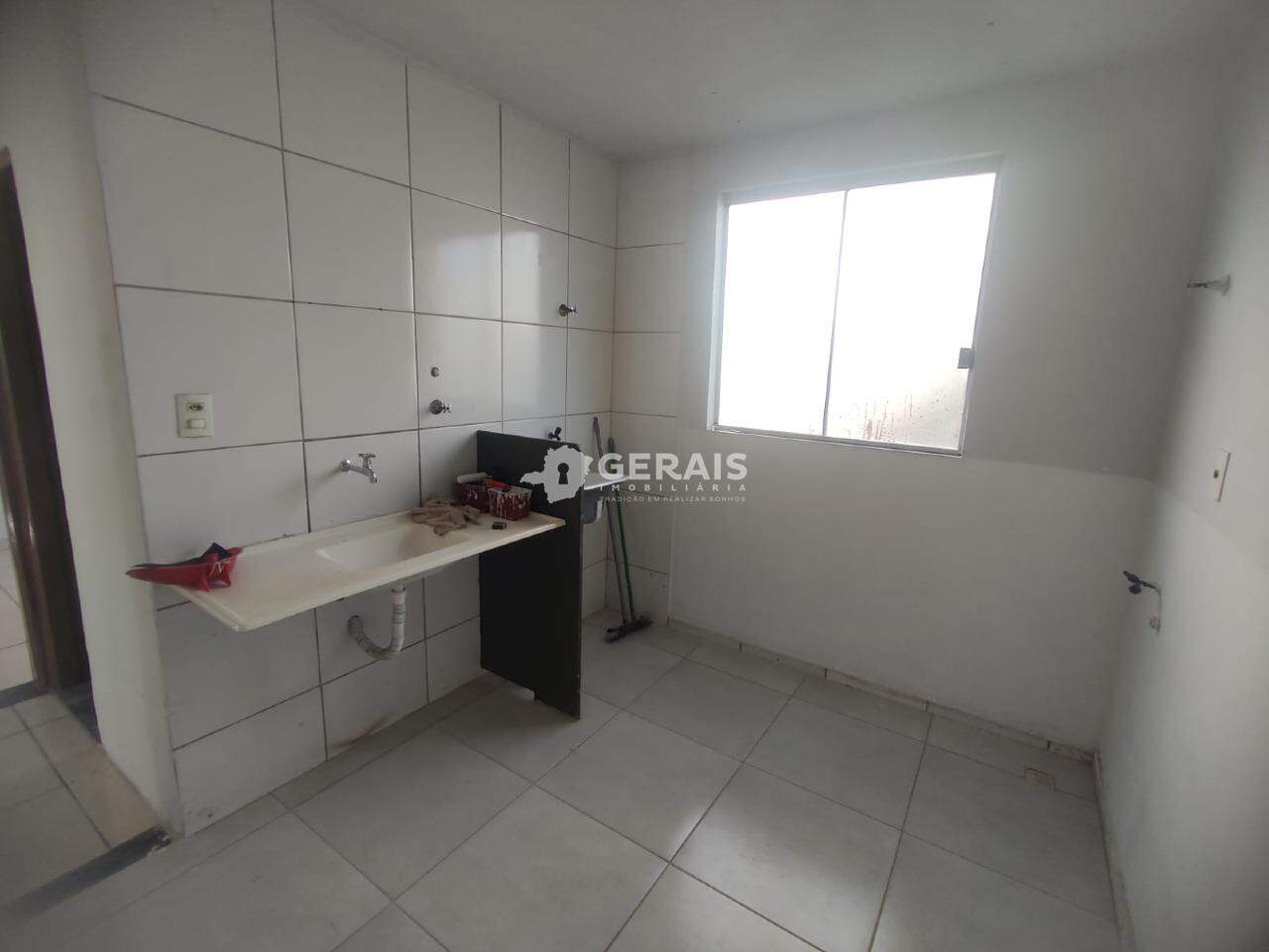 Apartamento à venda no JARDIM CANDIDES: 07- COZINHA / ÁREA DE SERVIÇO