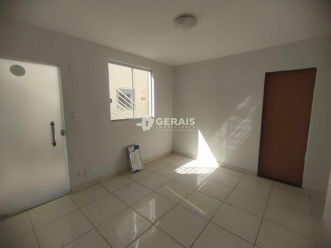 Apartamento à venda no JARDIM CANDIDES: 03- SALA