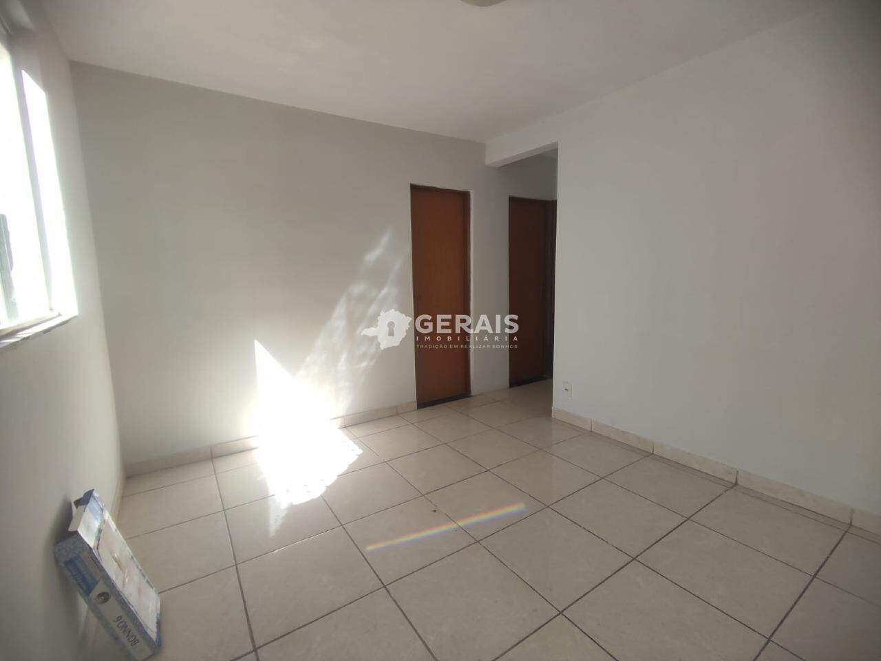Apartamento à venda no JARDIM CANDIDES: 02- SALA
