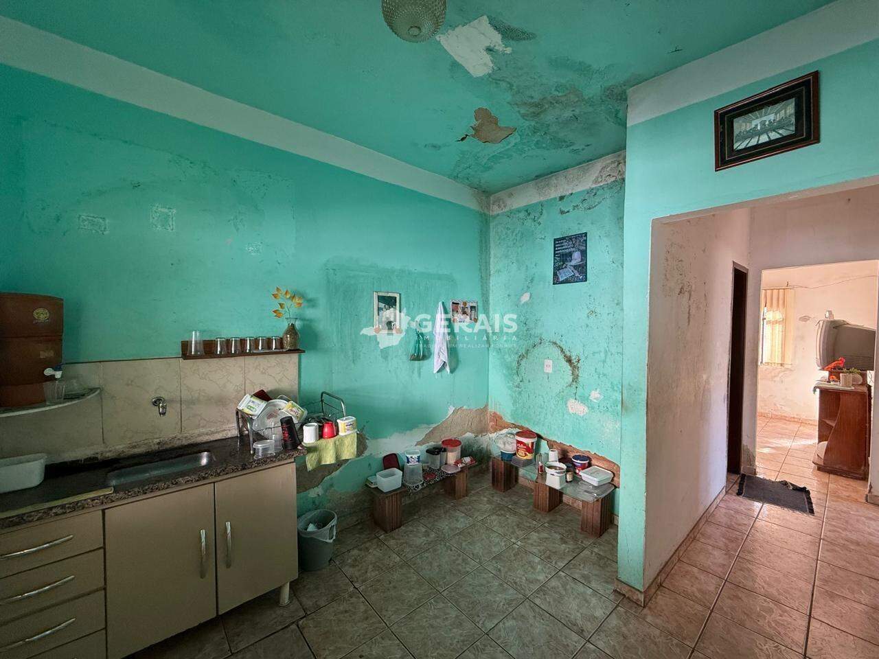Casa à venda no CENTRO: 03- COZINHA