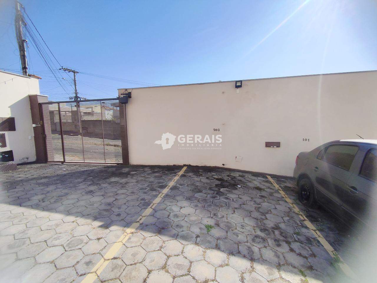 Apartamento à venda no CATALÃO: 09 - GARAGEM 