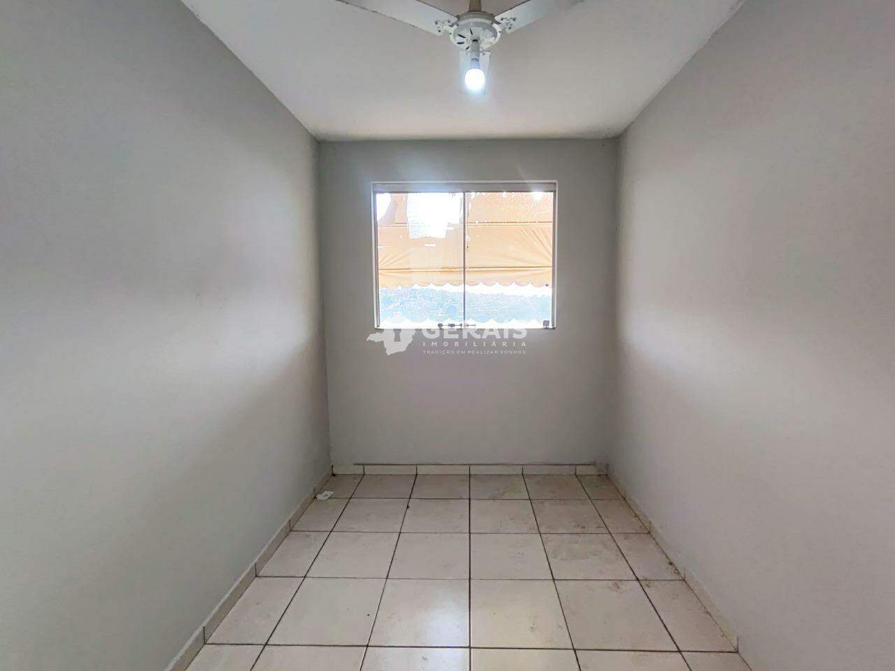 Apartamento para aluguel no SANTA ROSA: 09- QUARTO 02
