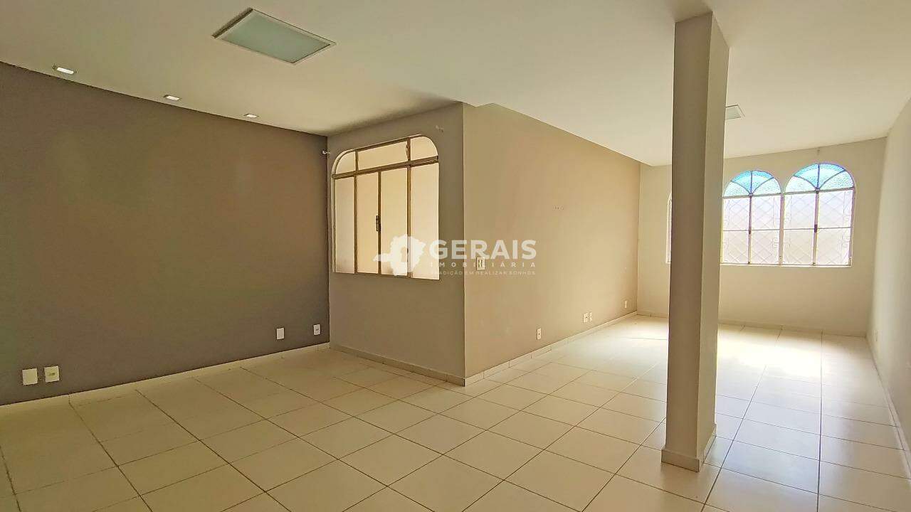 Casa para aluguel no ESPLANADA: 03- SALA
