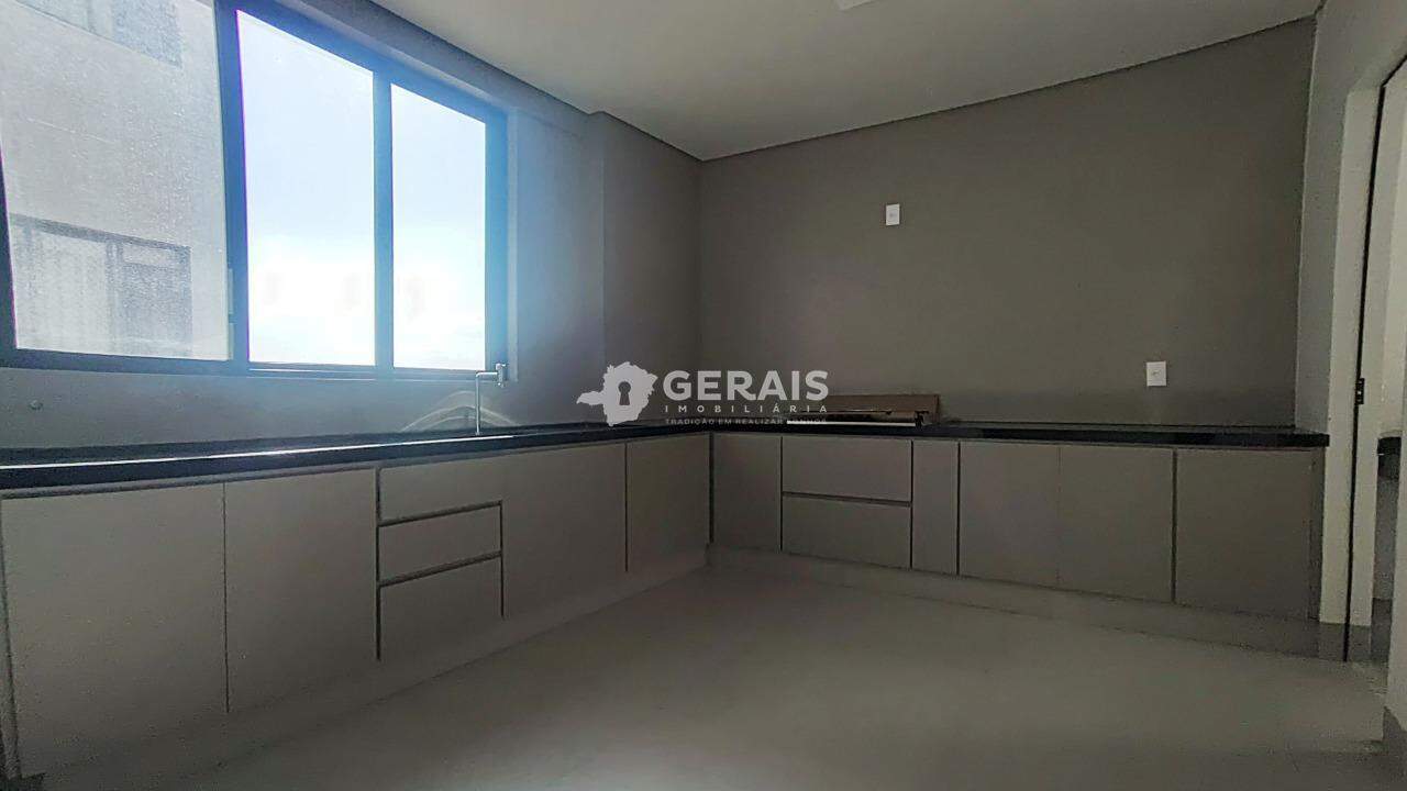 Apartamento para aluguel no CENTRO: 05- COZINHA