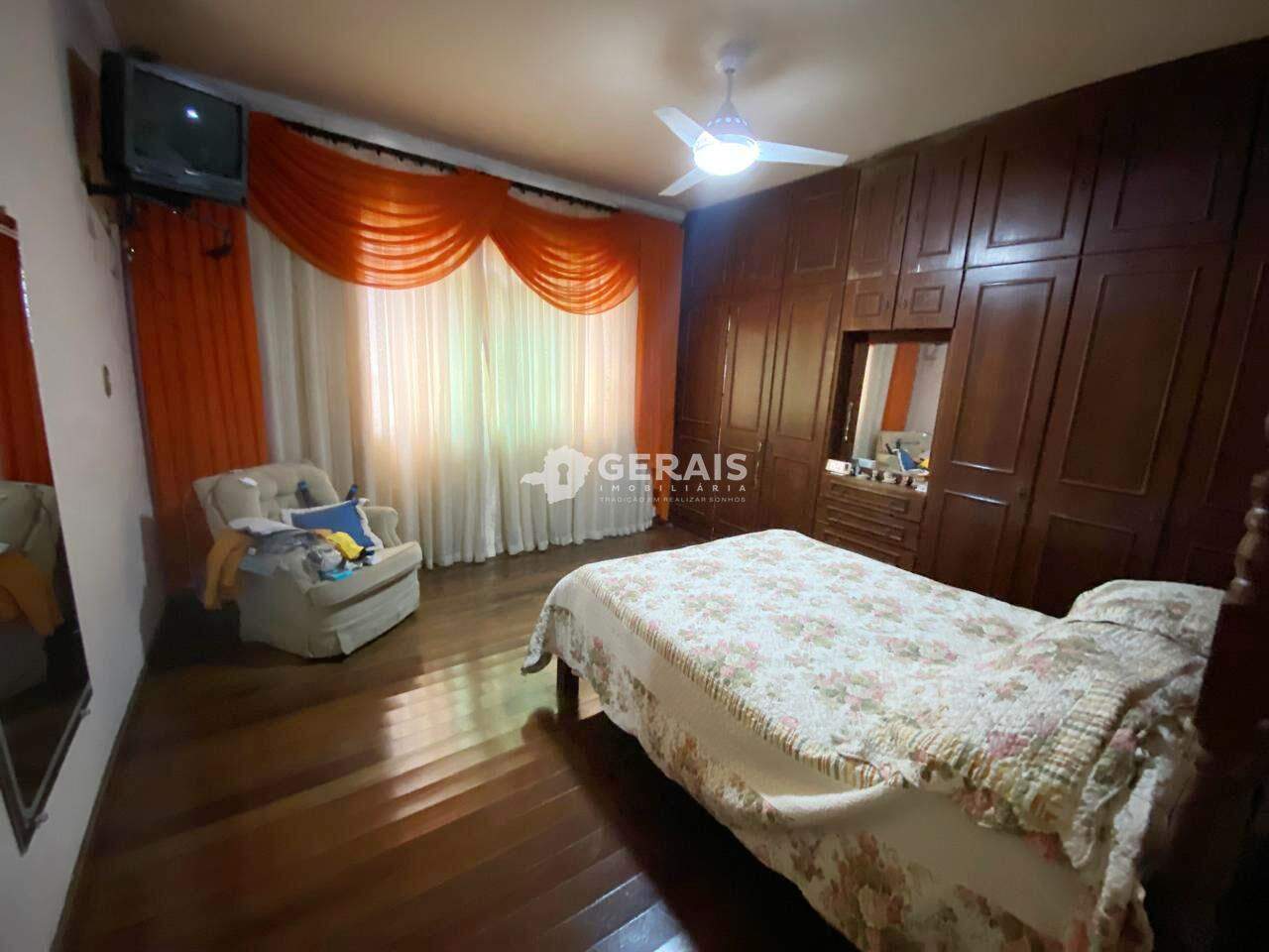 Casa à venda no BELVEDERE: 09- QUARTO SUÍTE